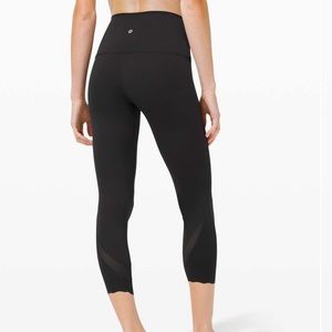 Lululemon Wunder Under Crop High-Rise *Roll Down Scallop Full-On Luxtreme 23"